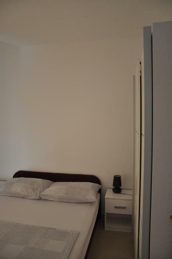 Apartments Istuk Vir Zewnętrze zdjęcie